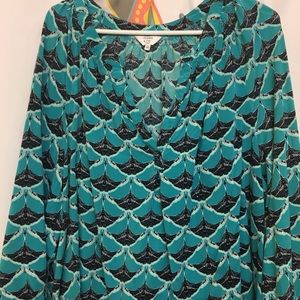 Very cute Crown & Ivy Blouse